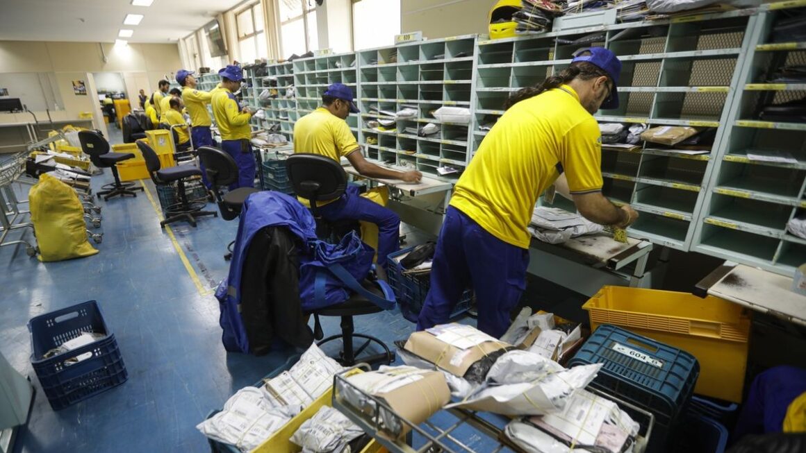 Concurso dos Correios: mais de 1,2 milhão de candidatos se inscreveram no exame até agora