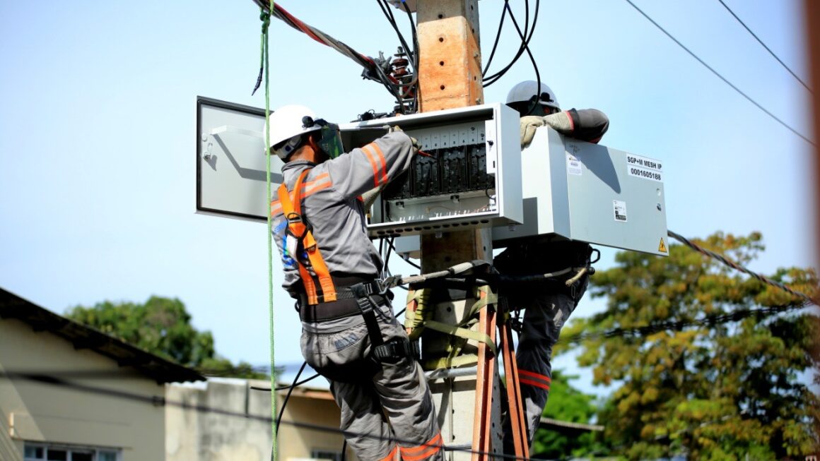 Diretor-geral da Aneel aprova venda de distribuidora de energia do AM ao grupo J&F; impacto nas contas de luz é de R$ 14 bilhões